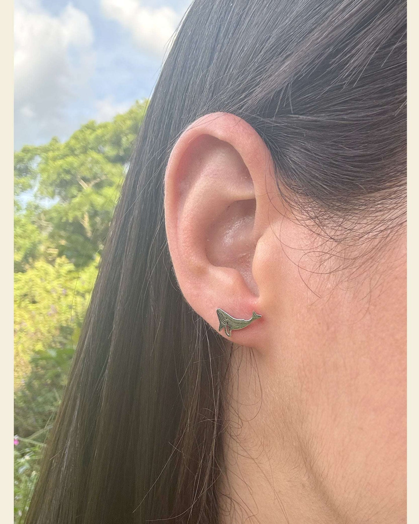Aretes Mini topitos Ballena Jorobada | Casa de Fieras