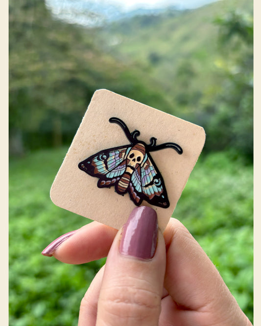 Pin Polilla de la Muerte | Casa de Fieras