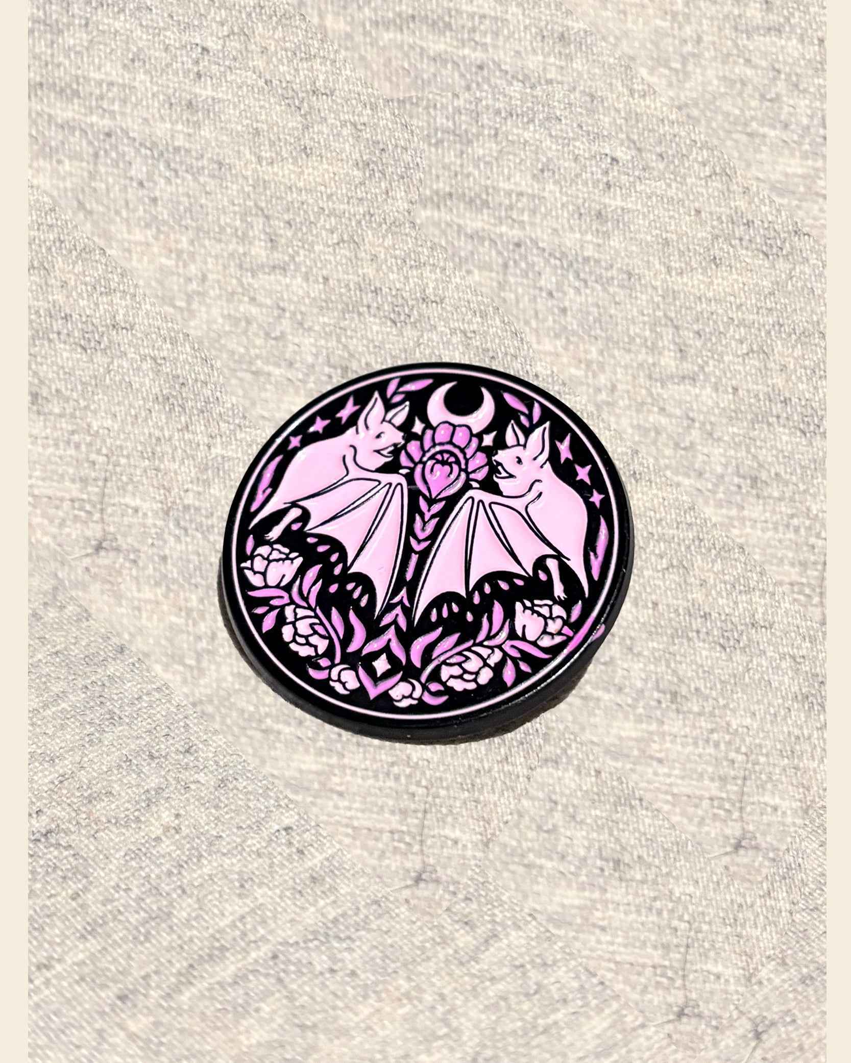 Pin Murciélagos Protect the sky puppies